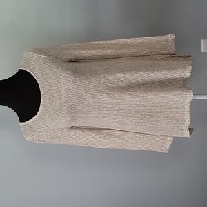 Chelsea & Theodore beige and white lightweight womens sweater - size small